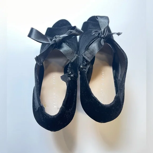 Kelly and Katie Black Heels with Peep Toe Size 8 - Picture 7 of 14